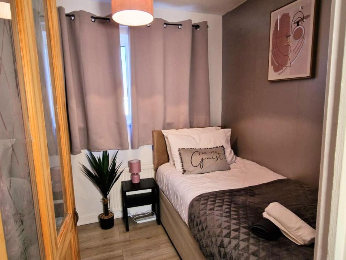 Spacious & Comfy Home- Very Close To Nec Birmingham ,Hs2 & Airport- Perfect For Contractors & Groups- Free Parking & Fast Wifi Marston Green Экстерьер фото